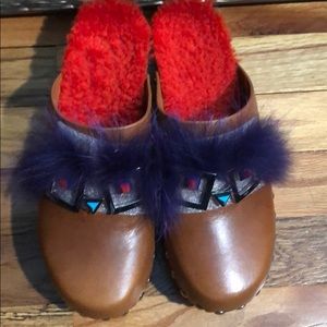 Fendi fox fur monster clogs sz38